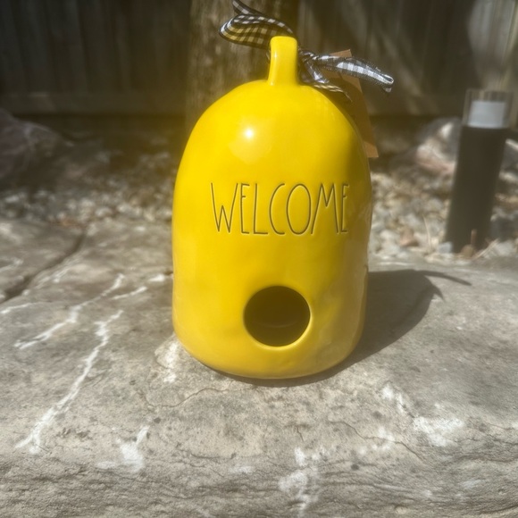 WELCOME BIRDHOUSE by Rae Dunn in sun catching cheery yellow - Picture 1 of 2